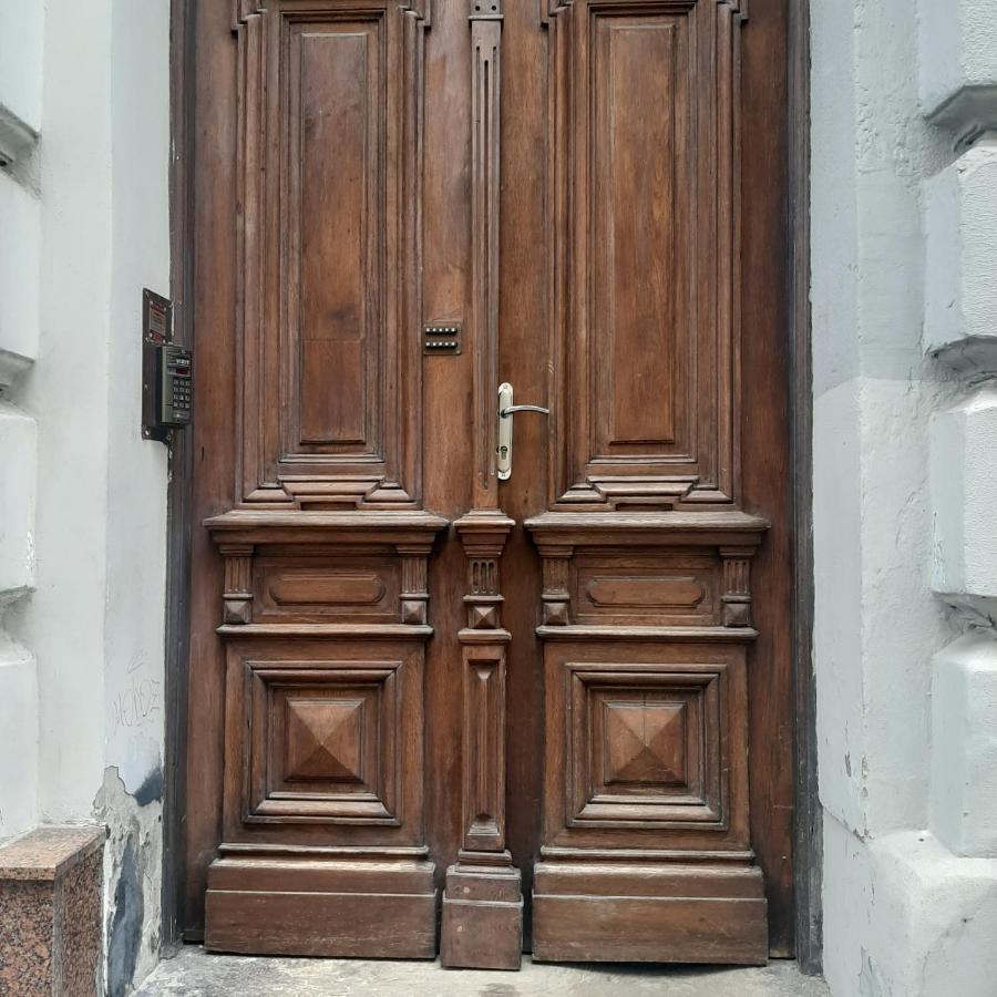 Простора І Вишукана Квартира В Самому Серці Львова Lviv Exterior foto